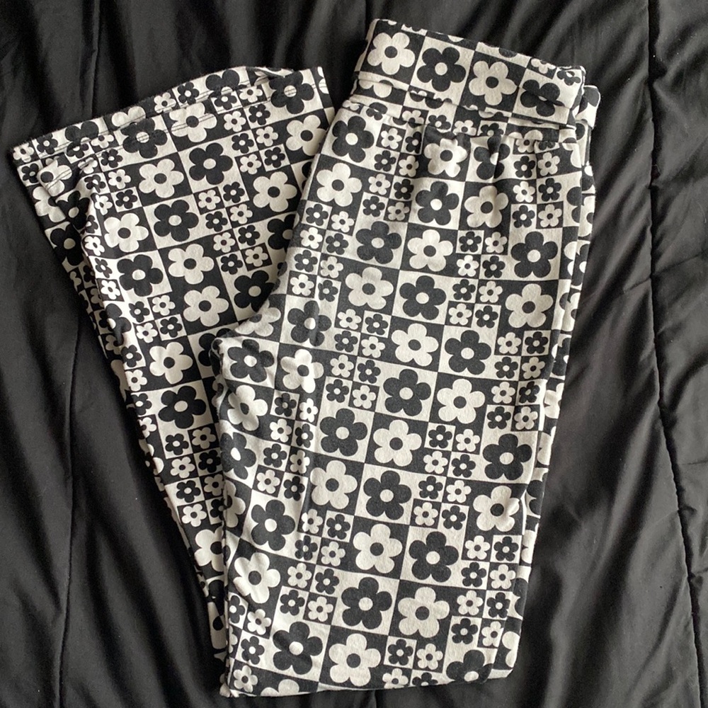black and white checkered flower pants